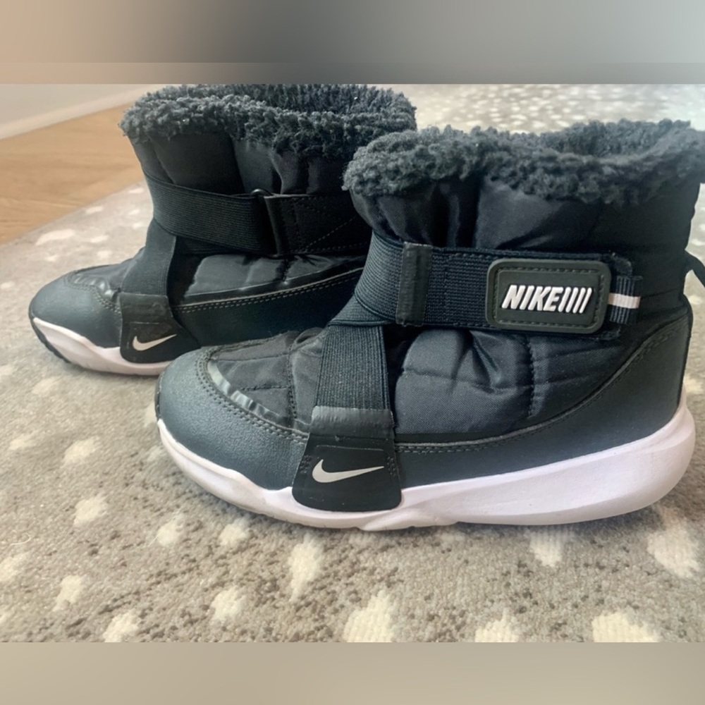 Nike Flex Snow Boots
